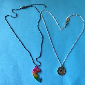 3/$20💗Claire's Initial E Pendant Necklace and Best Pendant Necklace